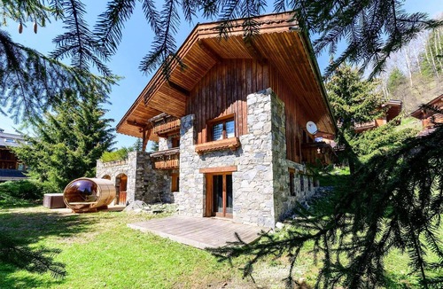 Meribel Village Ski Chalet | Large chalet with barrel sauna and whirlpool
