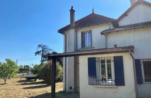 Gannay-sur-Loire House | Large character house on the canal