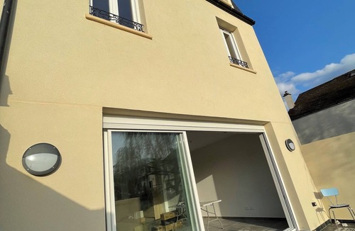 Villejuif House | Large fully-equipped house