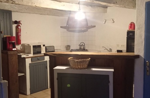 Villeneuve d'Aveyron Cottage | Large gite in stone house at Leymou near Najac, Aveyron gorges