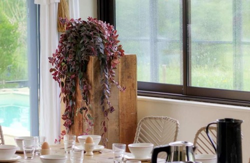 Vivans Cottage | Large house with heated private pool and pets allowed