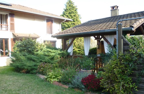 Saint-Marcellin Vercors Isere Communaute House | Large independent bedroom in peaceful country house