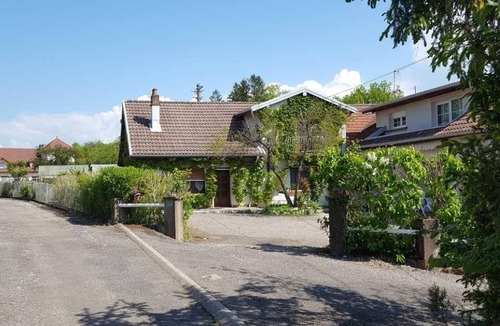Froideterre Cottage | Large Renovated Family House in Froideterre
