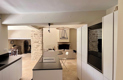 Mazan House | Large renovated typical "mas" in the heart of the vineyards: Luberon-Ventoux