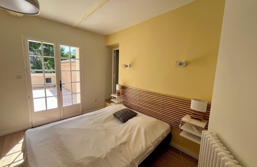 Mazan House | Large renovated typical "mas" in the heart of the vineyards: Luberon-Ventoux