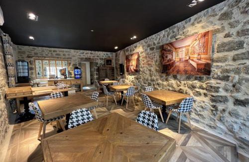 Langeac Hotel | Le 19 - Chambre Patio 34m2 - Centre Historique - Clim