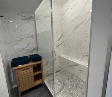 Up 1.5 Saint-Ferreol Apartment | LE 46 : Superbe appartement jacuzzi