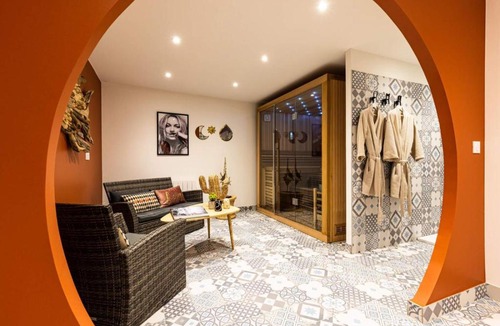 Domblans Bed & Breakfast | Le 49 Côté Parc & SPA