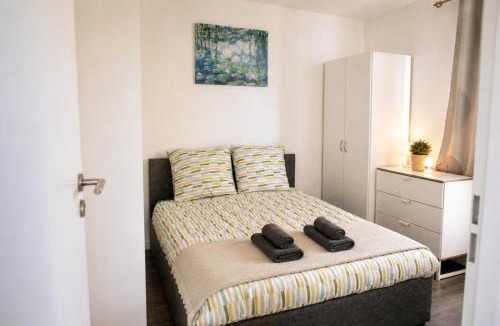 Massy Apartment | LE BABY FOOT - Balcon terrasse & Parking - RER PARIS & AEROPORT 20MIN Service Staywell Loc OFFRE SPECIALE NOUVEL HEBERGEMENT