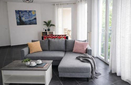 Massy Apartment | LE BABY FOOT - Balcon terrasse & Parking - RER PARIS & AEROPORT 20MIN Service Staywell Loc OFFRE SPECIALE NOUVEL HEBERGEMENT