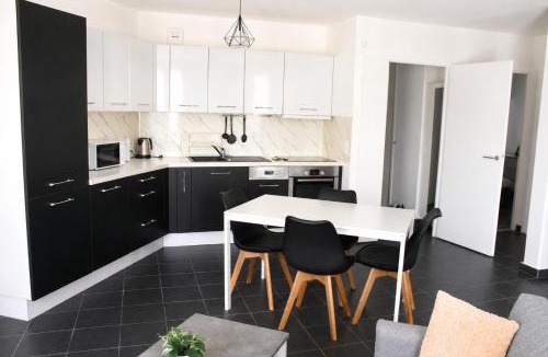 Massy Apartment | LE BABY FOOT - Balcon terrasse & Parking - RER PARIS & AEROPORT 20MIN Service Staywell Loc OFFRE SPECIALE NOUVEL HEBERGEMENT