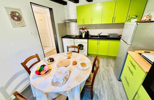 Le Breuil Apartment | Le bienvenu - 4 chambres - Proche Gare TGV et RCEA