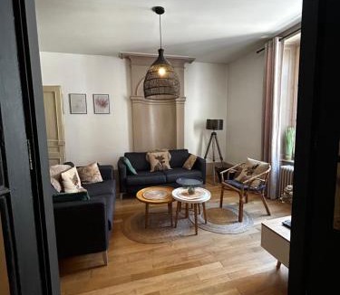 Vesoul Apartment | Le Breuil - Spacieux, Chaleureux, Emplacement Idéal