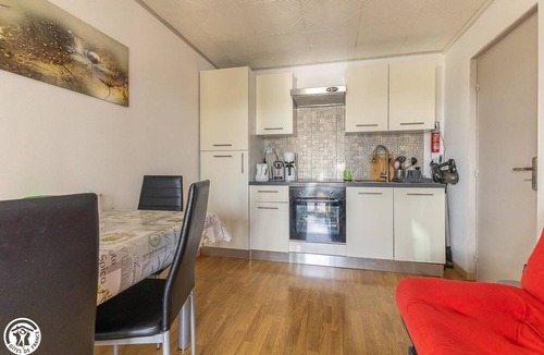 Parent House | Le Brito - PARENT - Vacation Rental