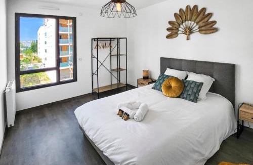 Bron Apartment | Le Bronfleur