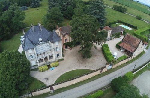 Champagny-sous-Uxelles Bed & Breakfast | Le Château