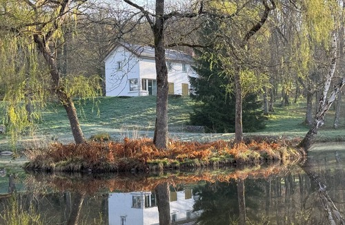 Saint-Germain-de-Modeon Ski Chalet | LE CHALET DU LAC, in the Morvan nature park; pets welcome! Calm.