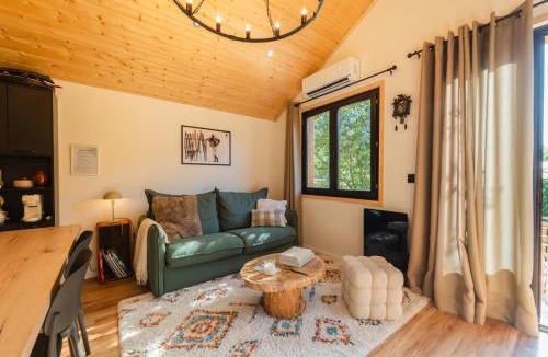 Tours-en-Savoie Apartment | Le Chalet Madrier - Terrasse et Jacuzzi privé