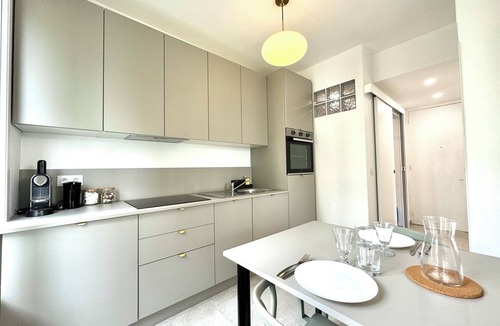 Quartier Exposition-Bajatiere Apartment | Le City/Downtown/Trams/Air conditioning