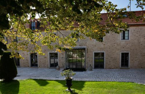 Bonnelles Bed & Breakfast | Le Clocher de la Duchesse