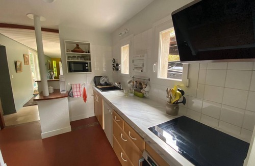 Chalezeule House | Le clos Charmarin, between city center and countryside