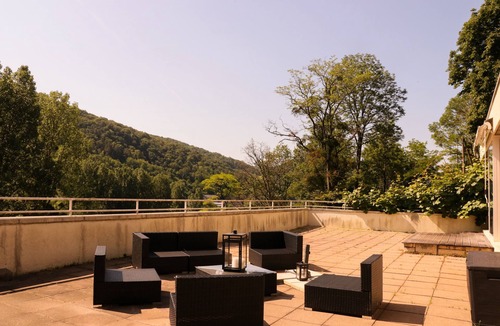 Chalezeule House | Le clos Charmarin, between city center and countryside