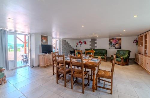 Regny Apartment | Le Clos de Verpierre - Appart avec Jardin