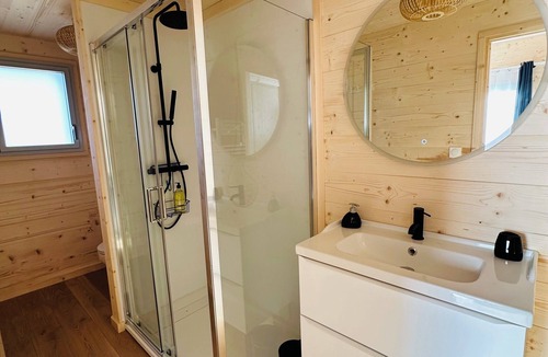 Le Pin Bed & Breakfast | Le Clos des Pies, "Le Cocon" double room, with Nordic bath in the heart of nature