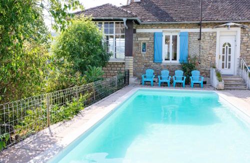 Davaye House | Le Clos des Poncétys - gîte de charme avec piscine dans les vignes de Bourgogne