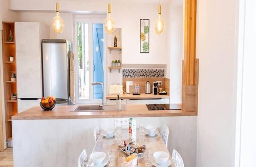 Davaye Villa | Le Clos des Poncétys - a charming vacation rental with a pool nestled among the vineyards of Burgundy