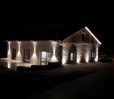 Hadol House | Le Clos du Chêne, maison avec sauna, spa et piscine