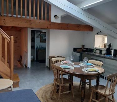 Tournon-sur-Rhone Apartment | LE CLOS FLEURY - 4 à 5 pers - Centre ville avec garage