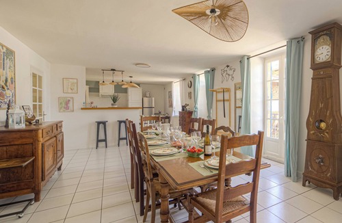 Vinzelles House | Le Clos Vinzelles - House + outbuilding in the heart of the vineyards, large garden