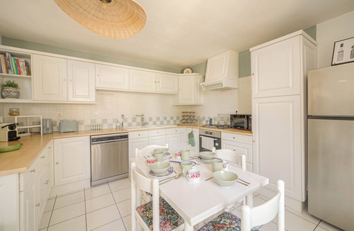 Vinzelles House | Le Clos Vinzelles - House + outbuilding in the heart of the vineyards, large garden