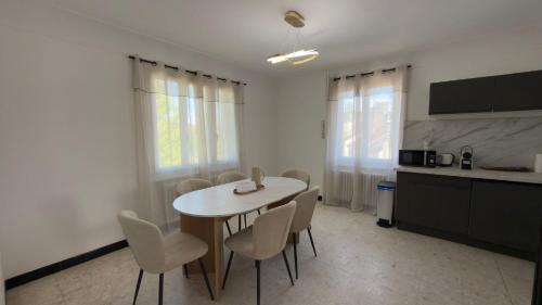 Belley Apartment | Le Cocon - Parking & Extérieur