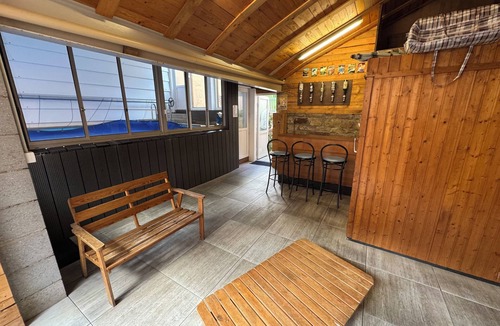 Bassigney House | Le Coin des Retrouvailles: 3* gîte for up to 16 people