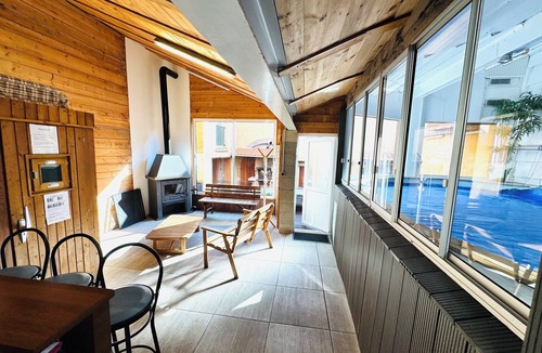Bassigney House | Le Coin des Retrouvailles: 3* gîte for up to 16 people