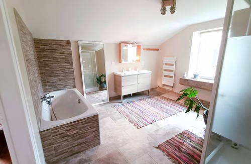 Epinal Bed & Breakfast | Le Colibri Guest Room – Épinal