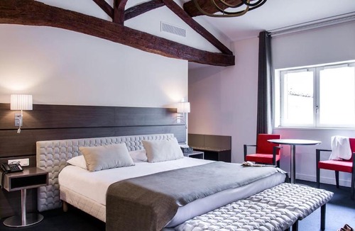 Chonas-l'Amballan Hotel | Le Cottage de Clairefontaine