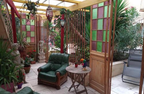 Saint-Vallier Hostel | Le couvent des Capucines - Dortoir vélo Via Rhona - Les petites Féés