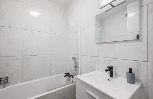 Quartier Exposition-Bajatiere Apartment | Le Diable Bleu 3 bedrooms 8 couchages