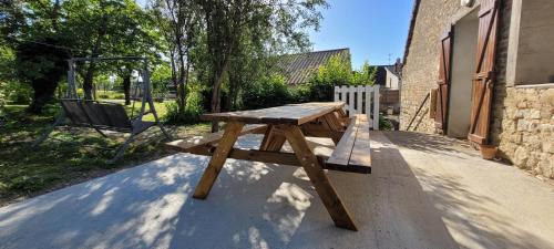 Paroisse Simon-Pierre-des-Rivieres House | Le Domaine du Bien-Être Gîte 13 pers avec piscine, spa et sauna près de Dole