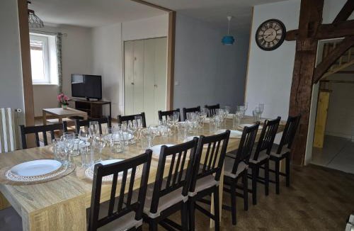 Paroisse Simon-Pierre-des-Rivieres House | Le Domaine du Bien-Être Gîte 13 pers avec piscine, spa et sauna près de Dole