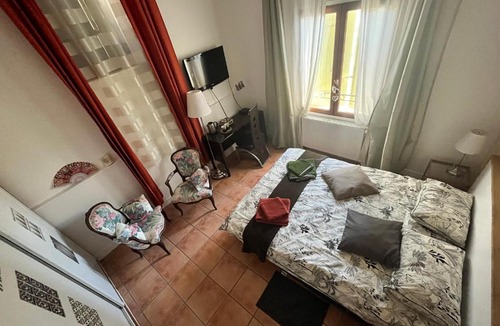 Arles City Centre House | Le Donjon De La Roquette