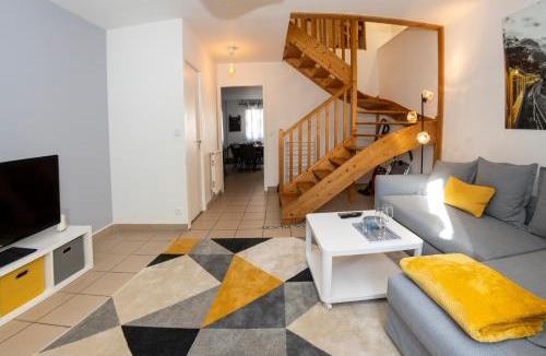 Dole House | Le Doubs Dole - Maison 73m2 - proximité ciné & voie verte - au calme