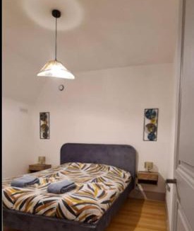 Saint-Jean-Baptiste Apartment | Le Doubs Montjoux Commerces, parkings & local vélos