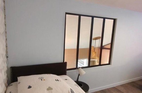 Le Peage-de-Roussillon Apartment | Le duplex du jardin des cils