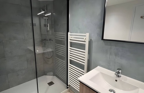 Peltre Bed & Breakfast | Le Feuillet Guest Room with Private Terrace and Wi-Fi