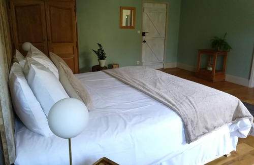 Bruniquel House | Le Flacon de la Verrouille La Vie est Belle Bed&breakfast Avec Piscine