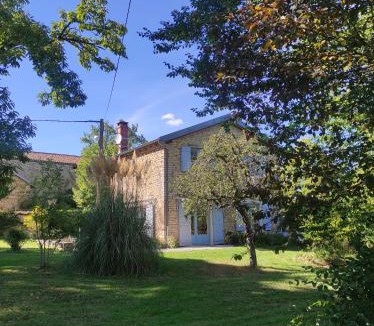 Ozenay House | Le Fournil des Jardins d'Ayaël